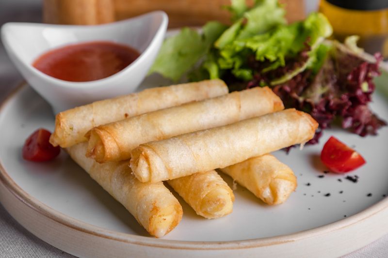 Garlic Breadsticks starter with marinara dipping sauce